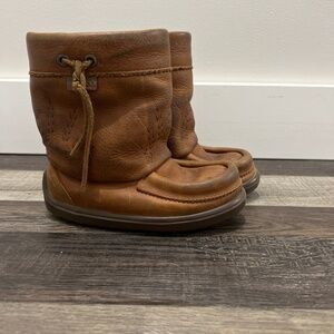 Kids Manitoba Mucklucks sz10